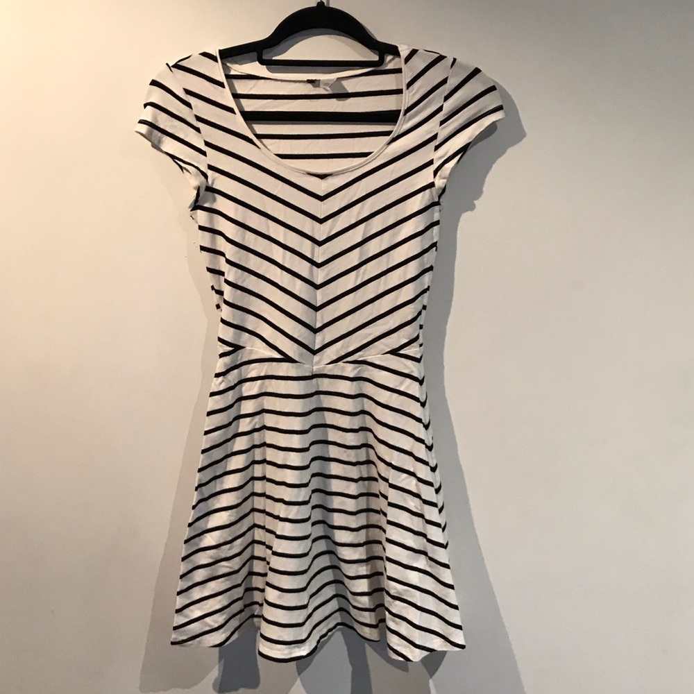 Black and white summer dress